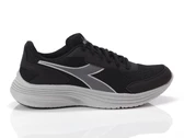  EAGLE 7 - Sneakers uomo Diadora. Disponibile in diverse taglie: 42, 43, 44 e colori grigio, nero. YOUSPORTY.
