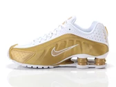  SHOX R4 - Sneakers ragazzo Nike. Disponibile in diverse taglie: 37, 38, 39 e colori bianco, oro. YOUSPORTY.