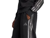  Essentials Holiday Pant - Pantaloni uomo Adidas. Disponibile in diverse taglie: l, s, xl e colori nero. YOUSPORTY.