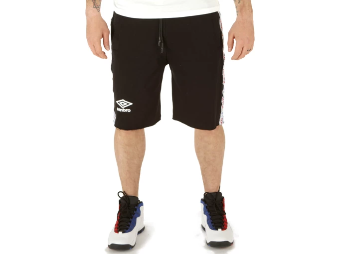  Bermuda in felpa - Pantaloncini uomo Umbro. Disponibile in diverse taglie: s, xl e colori bianco, nero, blu. YOUSPORTY.