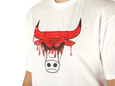  Nba Drip Logo Os Tee Chicago Bulls - T-Shirt uomo New Era. Disponibile in diverse taglie: m, s e colori bianco. YOUSPORTY.