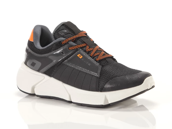  Breeze Logo - Sneakers uomo Lotto. Disponibile in diverse taglie: 40, 41, 42, 43, 45 e colori nero, arancione. YOUSPORTY.