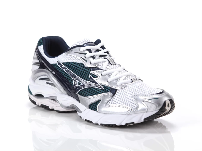  Wave Rader 10 - Sneakers uomo Mizuno. Disponibile in diverse taglie: 40, 41, 42, 45 e colori argento, bianco, verde. YOUSPORTY.