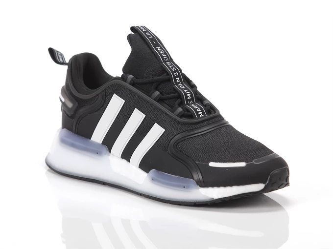  Nmd V3 - Sneakers uomo Adidas. Disponibile in diverse taglie: 46 e colori bianco, nero. YOUSPORTY.