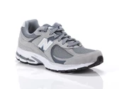  2002 - Sneakers uomo New Balance. Disponibile in diverse taglie: 40 e colori grigio. YOUSPORTY.