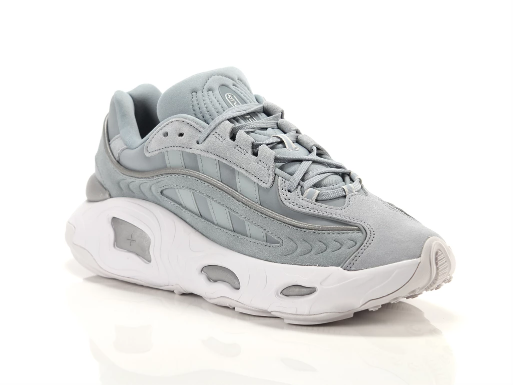  Oznova - Sneakers uomo Adidas. Disponibile in diverse taglie: 46, 41, 42, 43, 44, 45 e colori argento, bianco, carta da zuccher