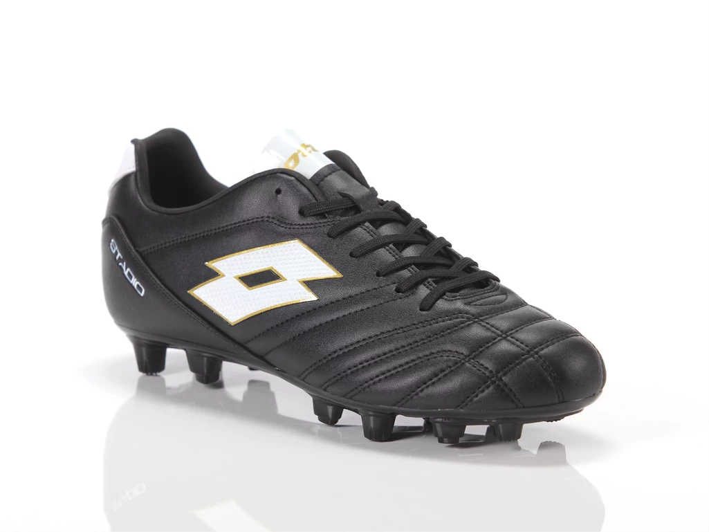  Stadio 705 FG - Calcio uomo Lotto. Disponibile in diverse taglie: 40, 41, 42, 43, 44, 45 e colori bianco, oro, nero. YOUSPORTY.