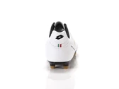  Stadio 705 FG - Calcio uomo Lotto. Disponibile in diverse taglie: 40, 41, 42, 43 e colori bianco, oro. YOUSPORTY.