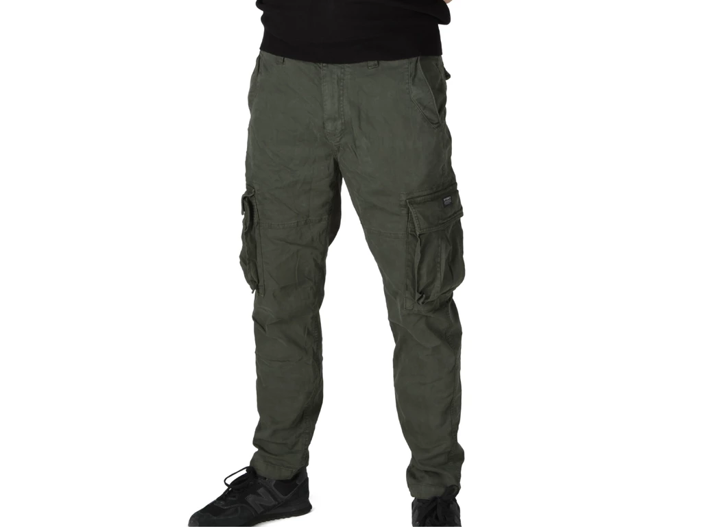  Core Cargo Pant Surplus Goods Olive Green - Pantaloni uomo Superdry. Disponibile in diverse taglie: 36 e colori verde. YOUSPORT