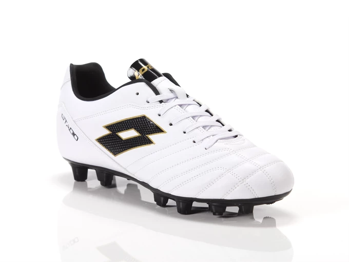  Stadio 705 FG - Calcio uomo Lotto. Disponibile in diverse taglie: 40, 41, 42, 43, 44, 45 e colori bianco, nero. YOUSPORTY.