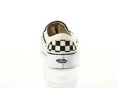  Classic Slip On Platform - Sneakers donna Vans. Disponibile in diverse taglie: 41 e colori beige, bianco, nero. YOUSPORTY.