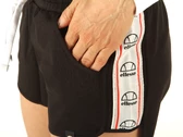  Shorts Tape Black - Pantaloncini donna Ellesse. Disponibile in diverse taglie: m, s, xs e colori rosso, bianco, nero. YOUSPORTY