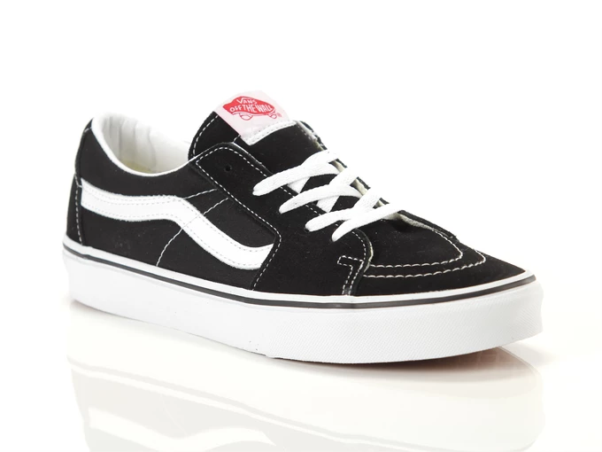  Ua Sk8 Low - Sneakers unisex Vans. Disponibile in diverse taglie: 42, 36, 37, 38 e colori bianco, nero. YOUSPORTY.