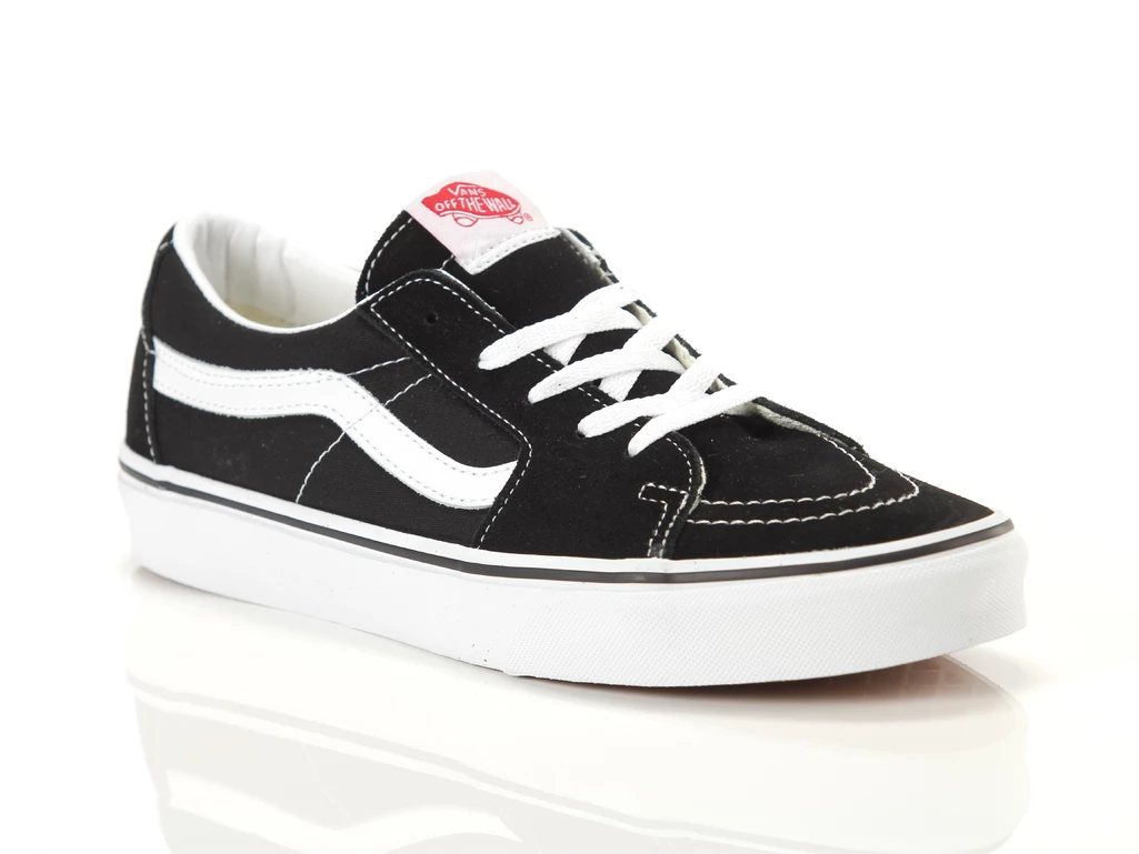  Ua Sk8 Low - Sneakers unisex Vans. Disponibile in diverse taglie: 42, 36, 37, 38 e colori bianco, nero. YOUSPORTY.