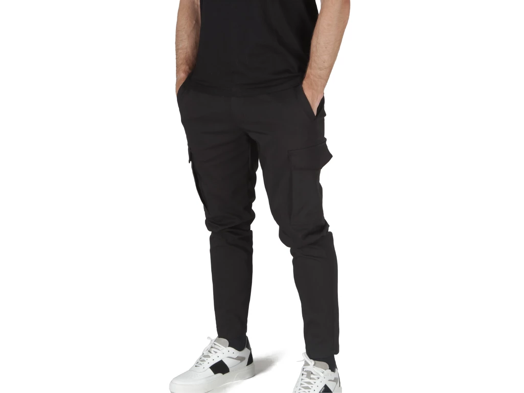  Pantaloni Bjorn Skinnny Fit In Tessuto - Pantaloni uomo Antony Morato. Disponibile in diverse taglie: 48 e colori nero. YOUSPOR