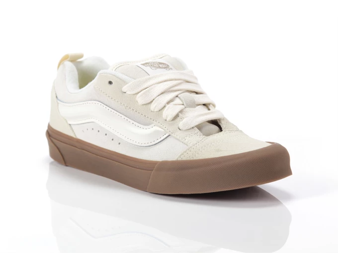  Knu Skool Marshmallow Light Gum - Sneakers donna Vans. Disponibile in diverse taglie: 40, 36, 38, 39 e colori beige, bianco. YO