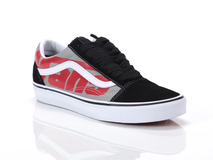  Old Skool Jumbo Vans Black White - Sneakers uomo Vans. Disponibile in diverse taglie: 40, 41, 42, 44 e colori grigio, rosso, ne