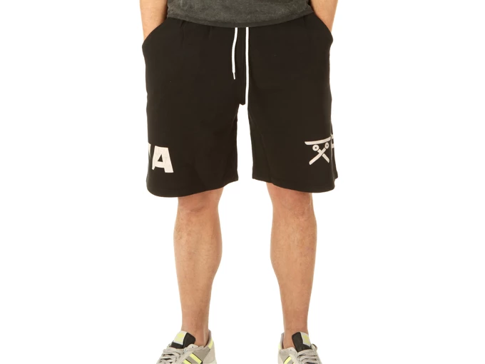 Bermuda Over St Logo Nero - Bermuda uomo Berna. Disponibile in diverse taglie: s e colori nero, bianco sporco. YOUSPORTY.