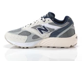  9060 - Sneakers uomo New Balance. Disponibile in diverse taglie: 46, 40, 41, 42, 43, 44, 45, 47 e colori bianco panna, blu, gri